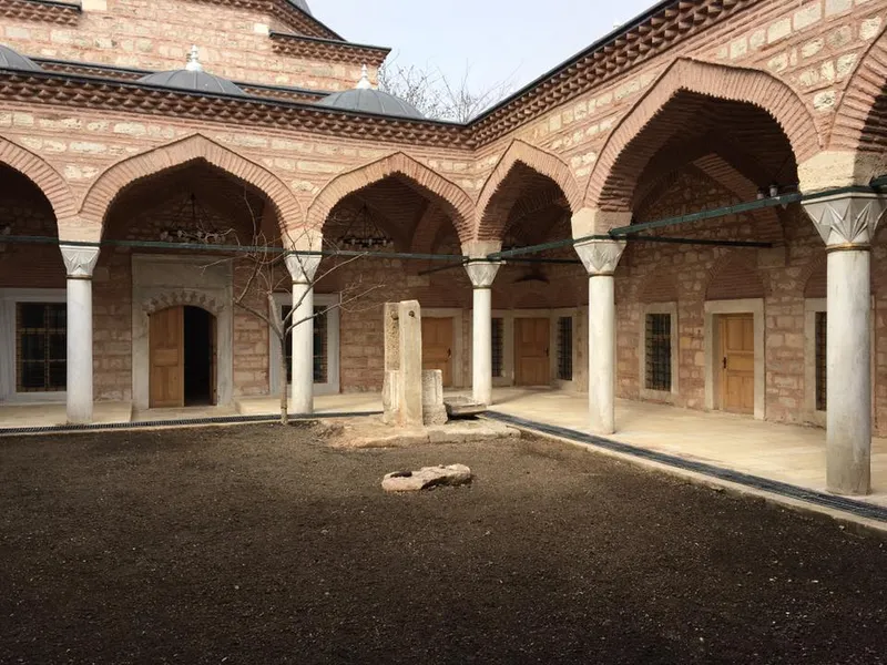 Gevherhan Sultan Medresesi görsel 1